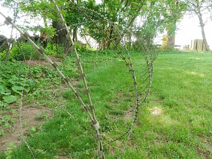900mm Hot Dipped Galvanized BTO 10 Security Razor Wire 14-16m